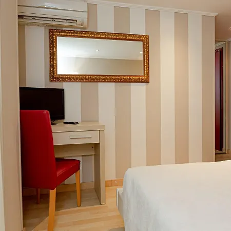 Corona Hotel